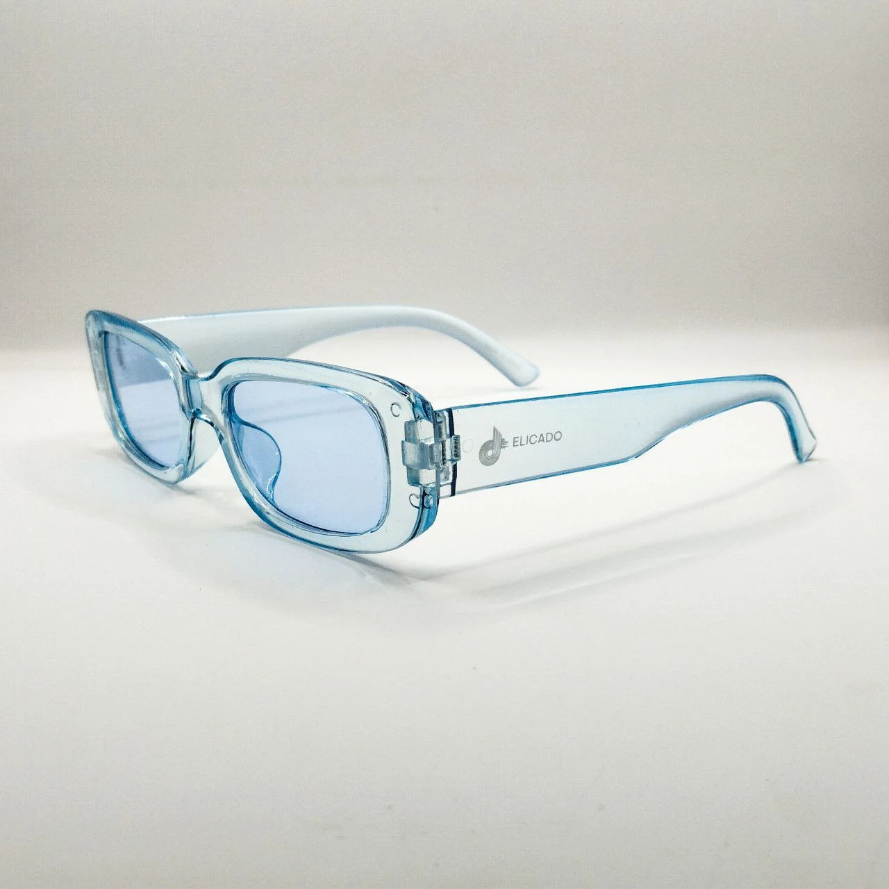 Trendy Sunglasses with a Modern Design, Perfect for Parties and Weddings – In Wh