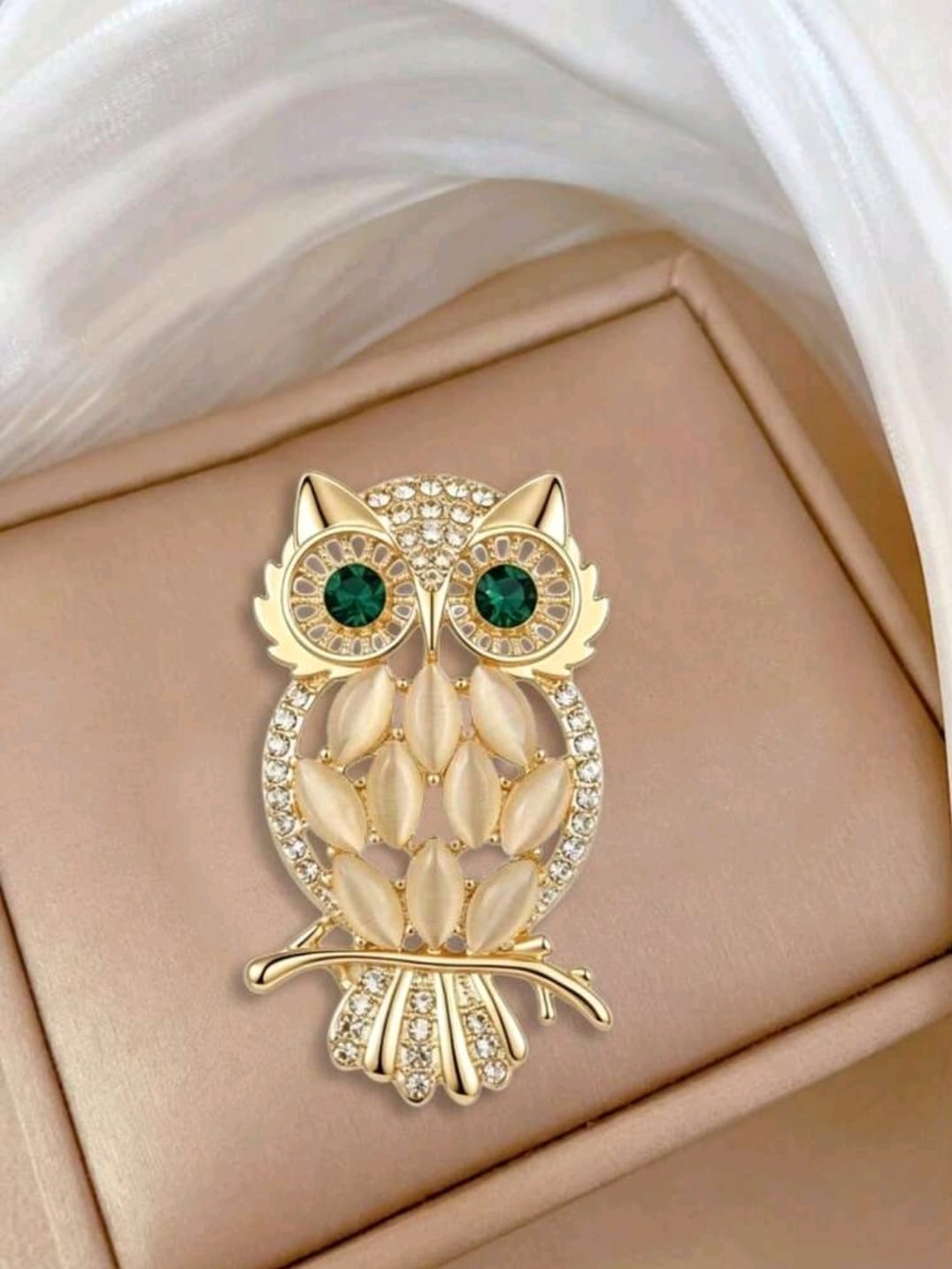 SHEIN Gold Owl Crystal Brooch Pin