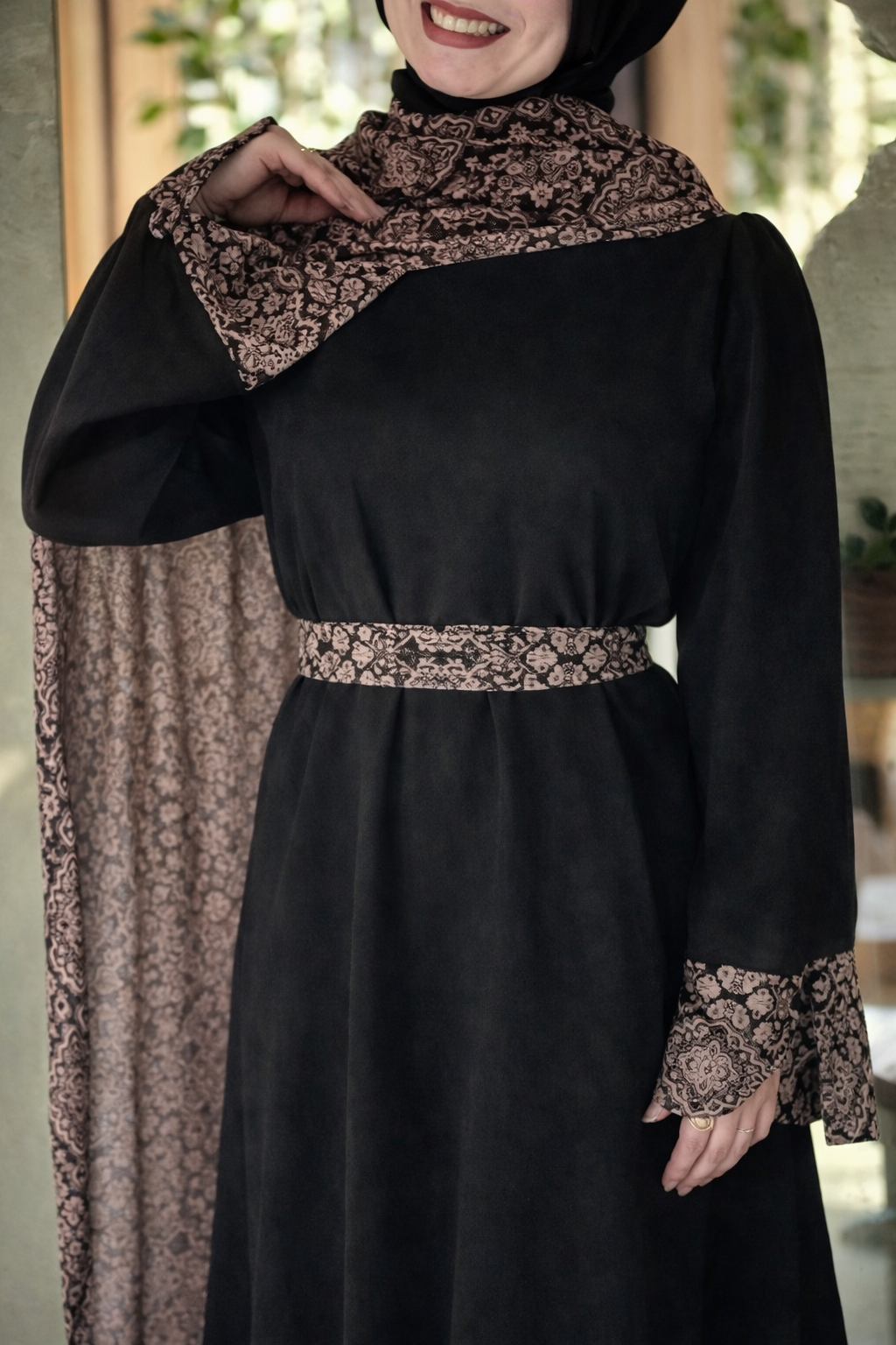 Women’s Black Elegant Abaya Dress with Printed Shawl & Waist Belt – Modest Islamic Maxi Dress