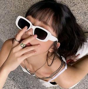 Trendy Sunglasses with a Modern Design, Perfect for Parties and Weddings – In Wh