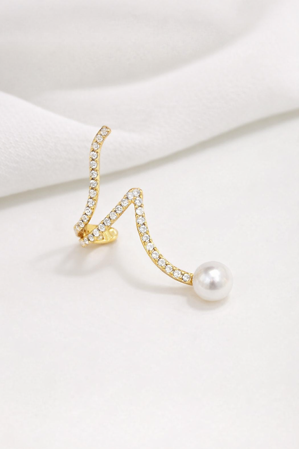 Gold Rhinestone Wave Ear Cuff with Pearl for Women – Elegant Statement Ear Wrap Earring – Shein Style
