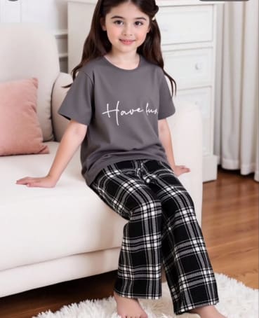 SHEIN Girls’ Grey Have Fun Pajama Set – Short Sleeve Top & Plaid Pants, SHEIN Fast Delivery in 5 Days