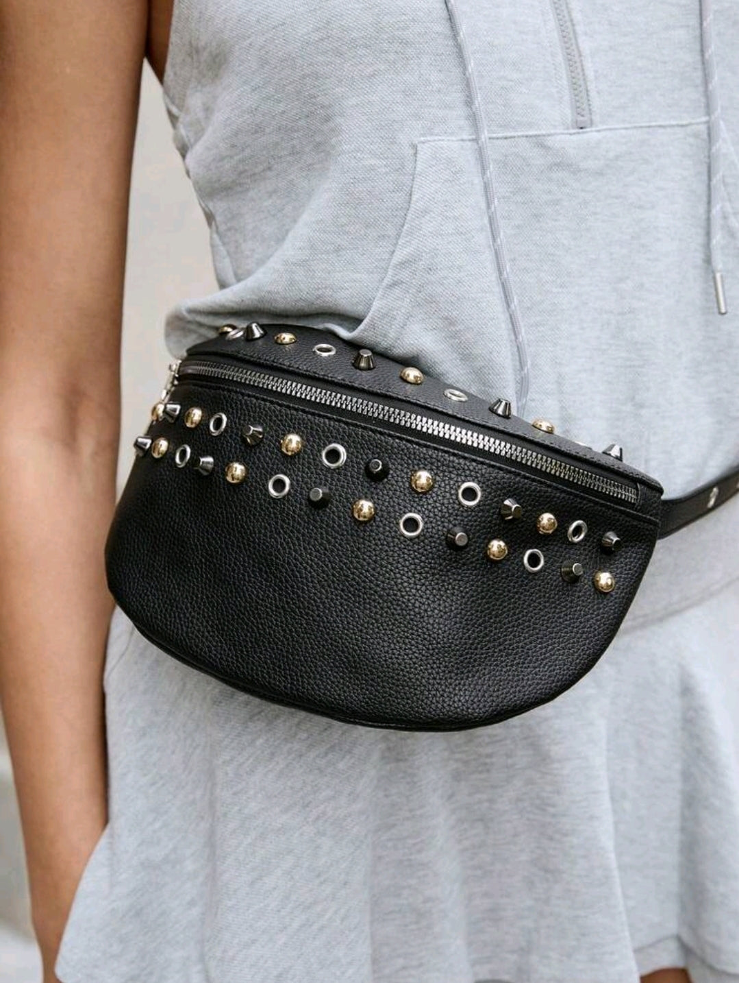 SHEIN Fast Delivery Women’s Black Studded Waist Bag