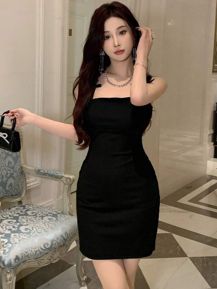 Black Bow Strap Bodycon Mini Dress – Square Neck Elegant Party Dress for Women