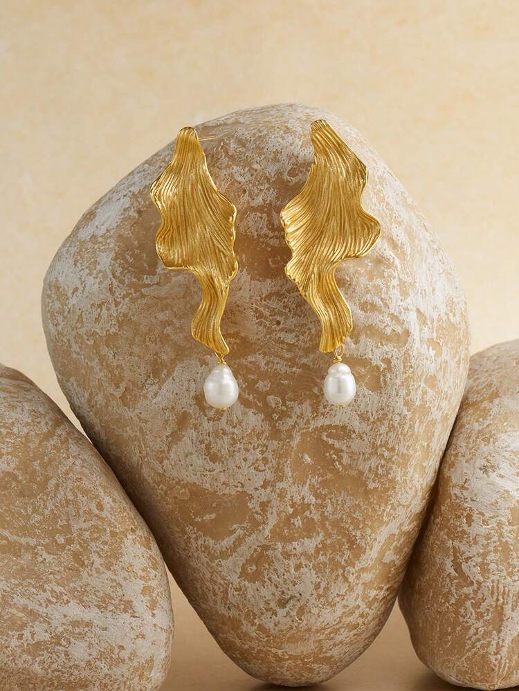 Women Gold Pearl Drop Earrings – Abstract Wave Design