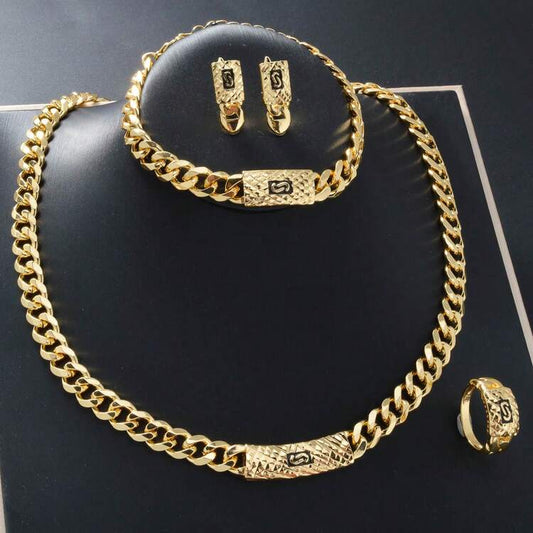 طقم مجوهرات فاخر بسلسلة ذهبية - طقم عقد وسوار وأقراط وخاتم للنساء