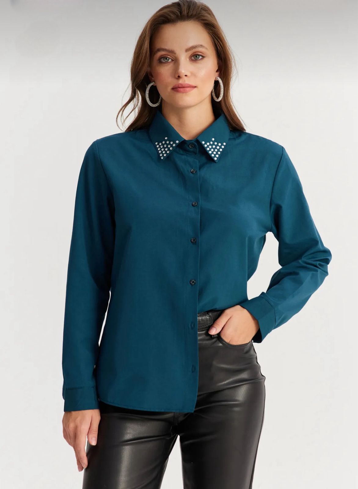 Trendyol Fast Delivery Teal Rhinestone Collar Shirt – Elegant Button-Up Blouse