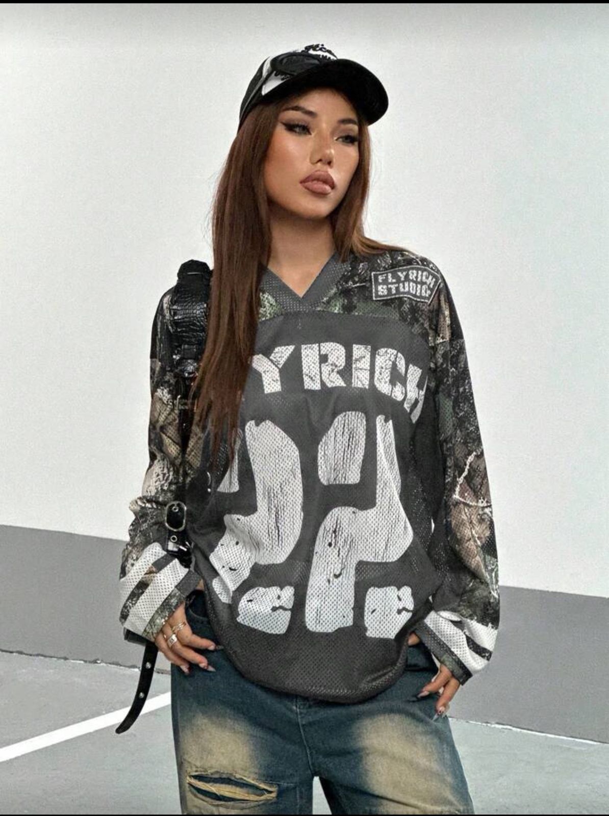Women’s Grey Oversized Graphic Jersey Top, Long Sleeve Streetwear Pullover