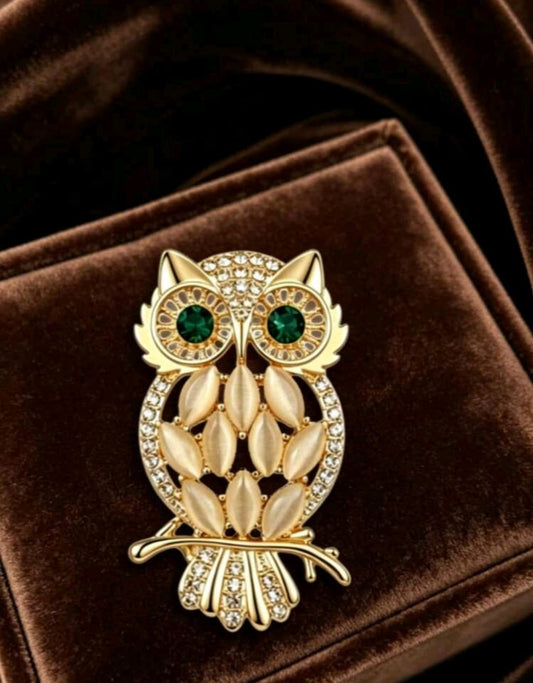 SHEIN Gold Owl Crystal Brooch Pin