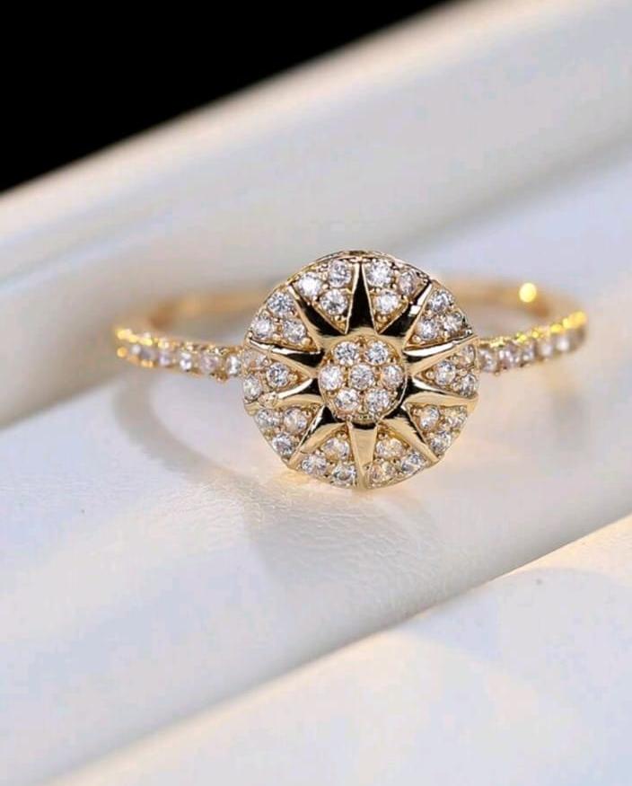 SHEIN Fast Delivery Sunburst Crystal Ring