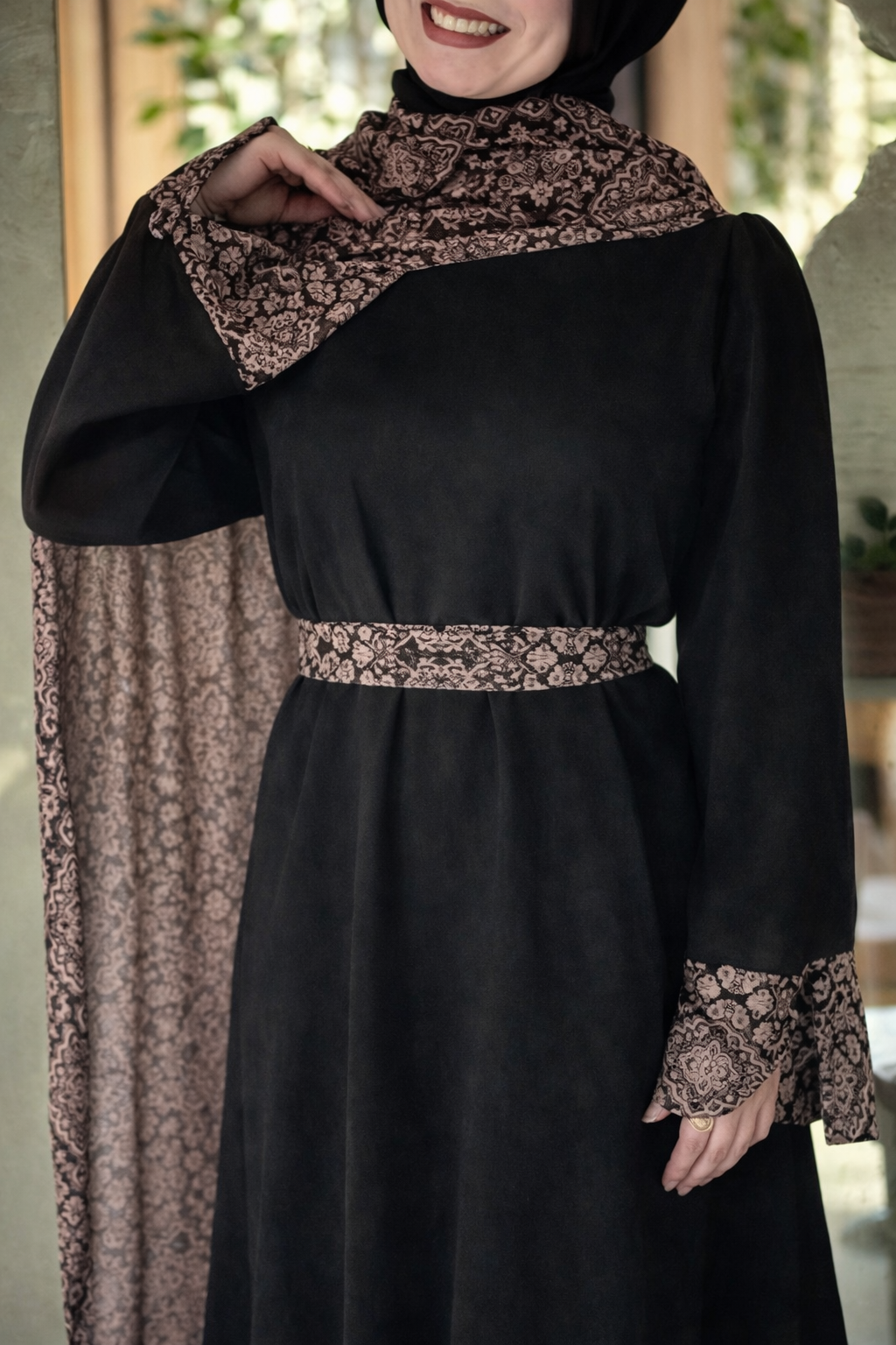 Women’s Black Elegant Abaya Dress with Printed Shawl & Waist Belt – Modest Islamic Maxi Dress
