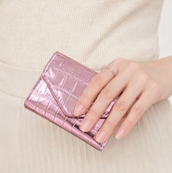 Metallic Croc Embossed Mini Wallet – Rose Pink Foldable Card Holder – Compact Coin Purse – Chic Glossy Finish