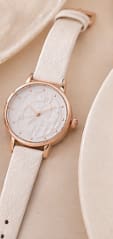 Women’s Casual Quartz Watch – Matte Engraved Dial – Rose Gold Case – Multi-Color Strap