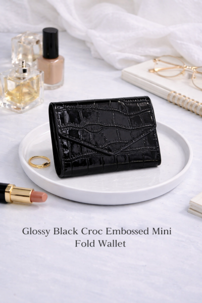 Croc Embossed Mini Fold Wallet – Glossy Black Women’s Card Holder – Compact Bifold Coin Purse