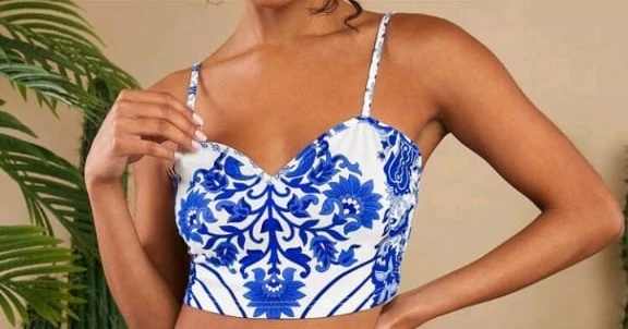 Printed Crop Top with Spaghetti Straps and Vintage Pattern – Bold Summer Style