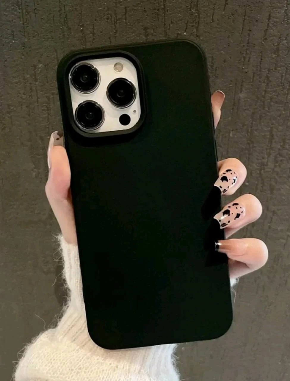 Plain Black Phone Case – Matte Finish – Full Protection – Minimalist Design