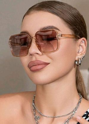 Women's Sunglasses – Modern Design with Square Frame and Tinted Lenses, Availabl