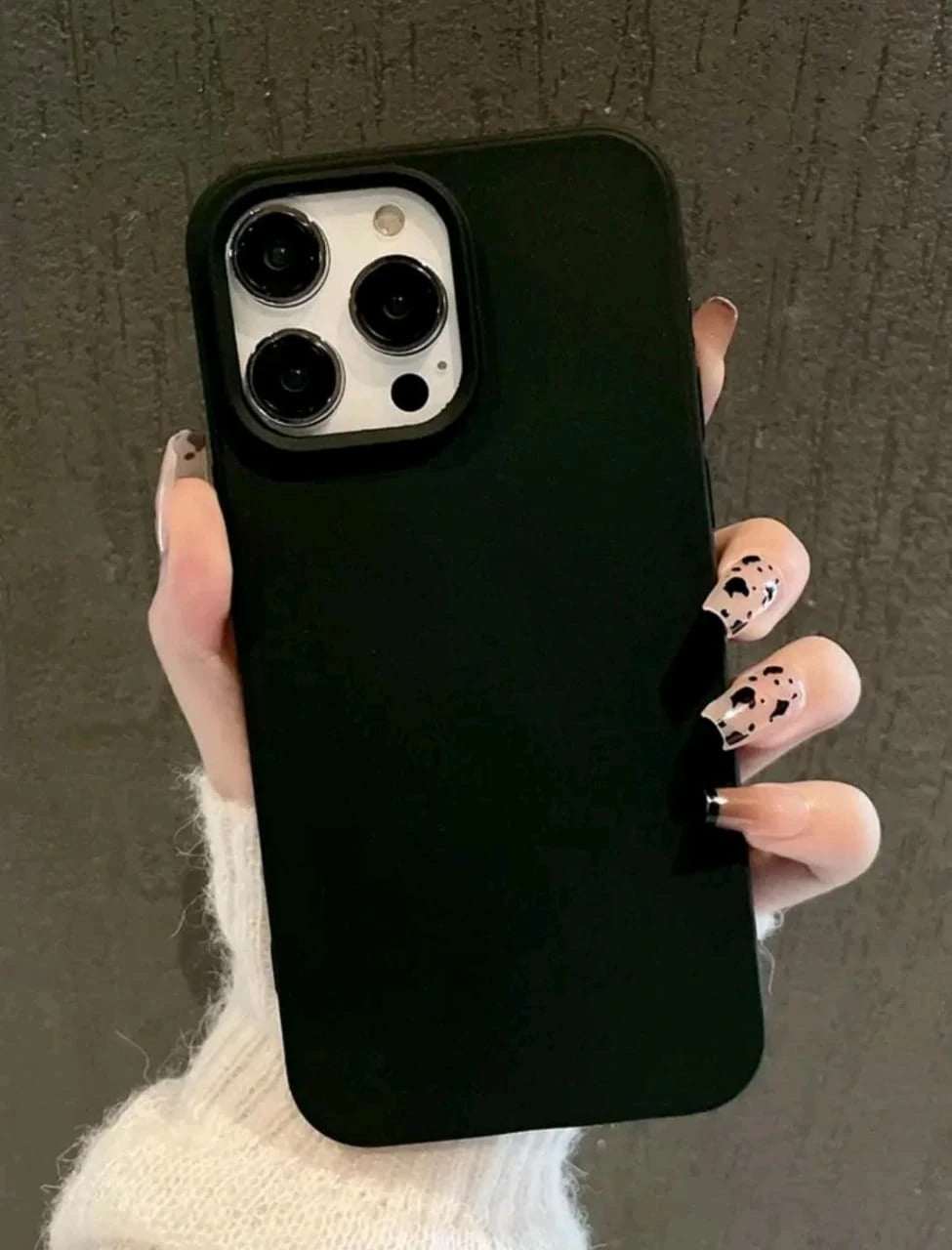 Plain Black Phone Case – Matte Finish – Full Protection – Minimalist Design